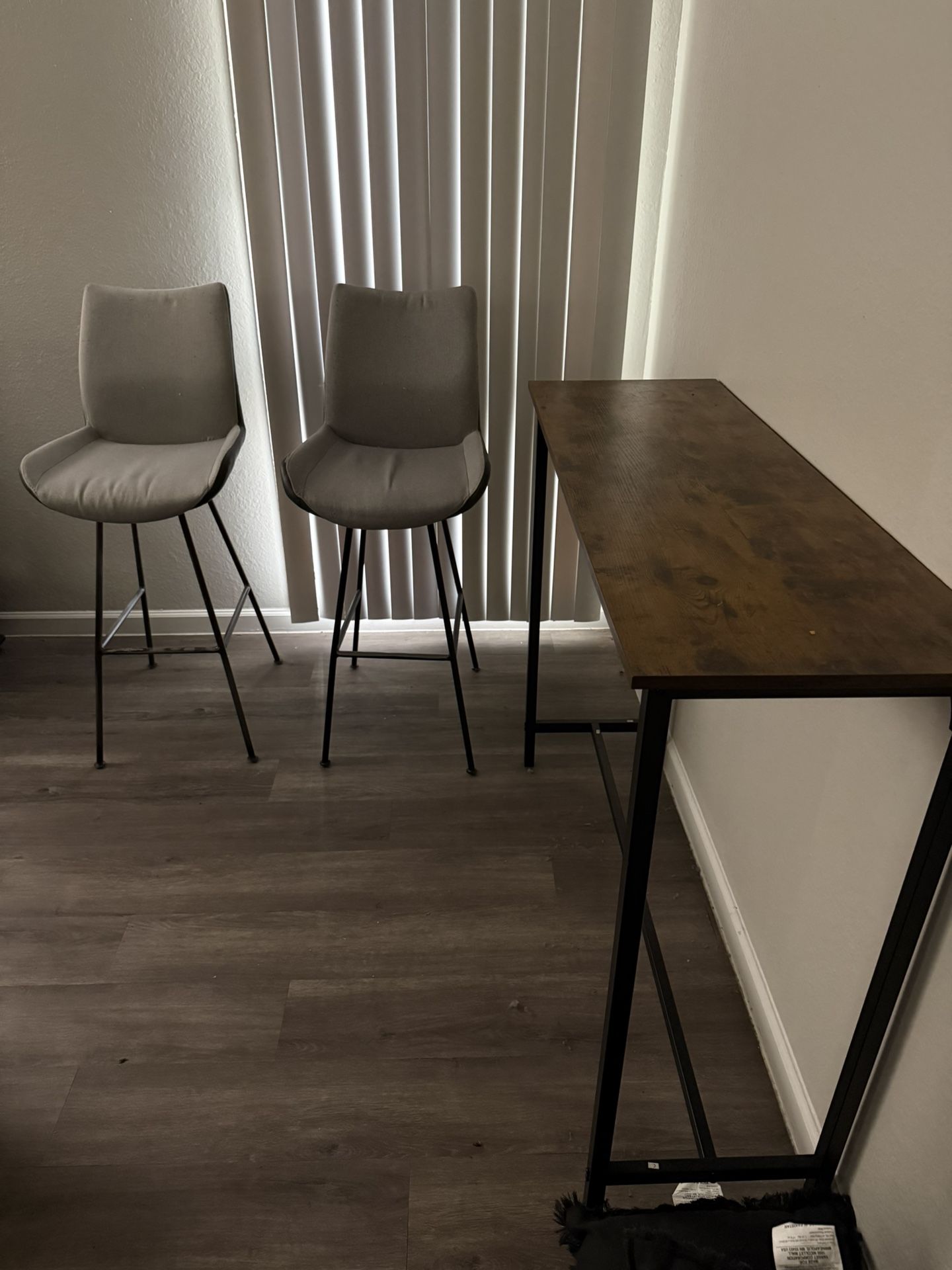 Table And Barstools 