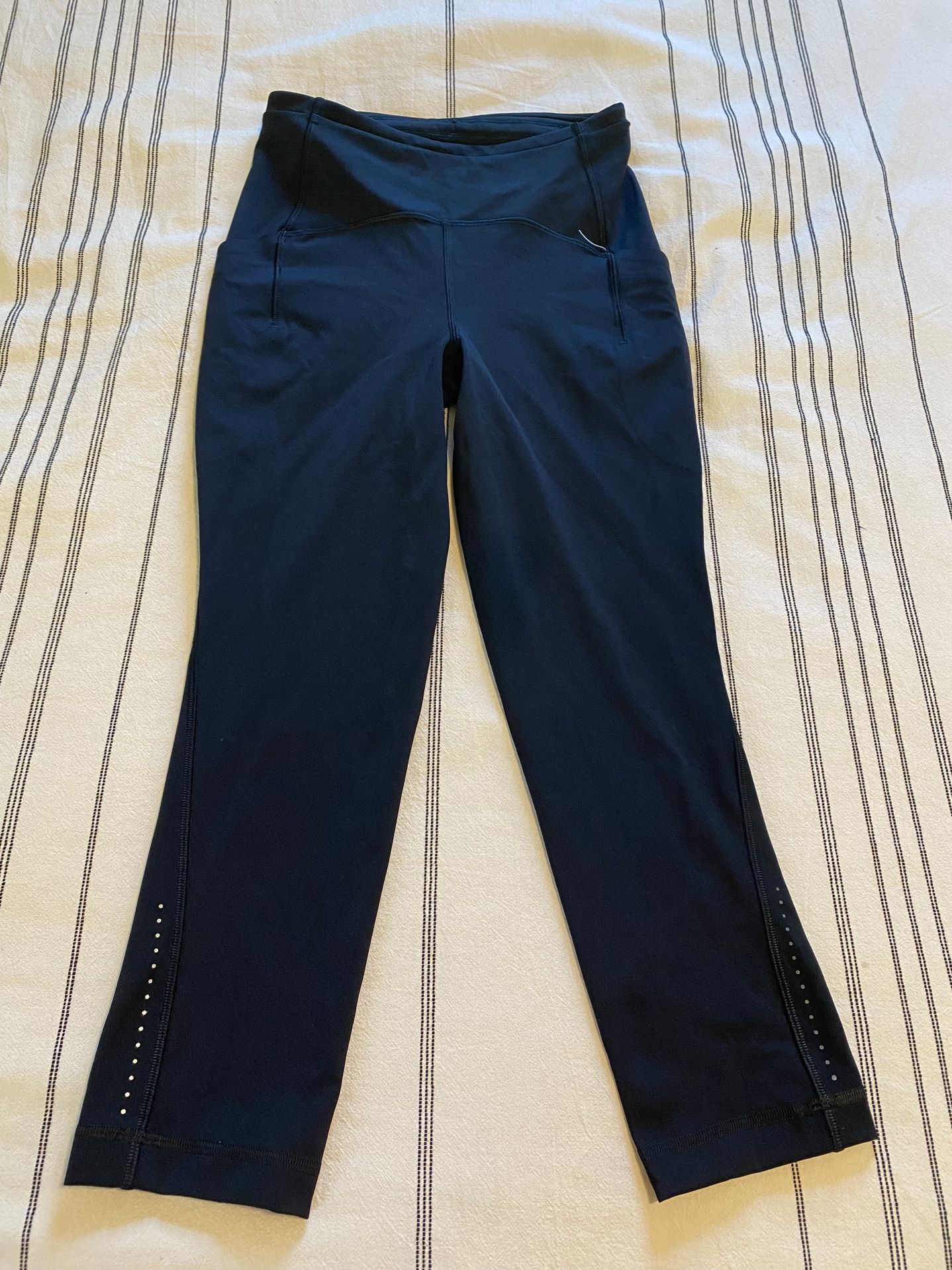 LULULEMON BRAND NEW YOGA PANTS
