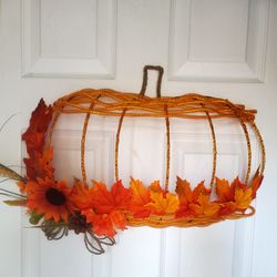 Nice Wreath To Greet Your Thanksgiving Dinner guests