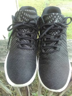 Jordan B fly size 11