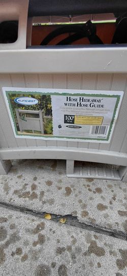 Suncast Hose Hideaway with Hose Guide
