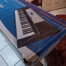 YAMAHA PIANO. DIGITAL KEYBOARD MODEL YPT-200 WITH ADAPTET