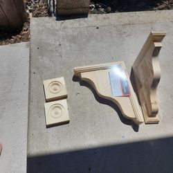 Two Two-way Decorative Bracktets, And Two Decorative Squares For Dor Frame