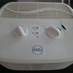Febreze Tabletop HEPA-Type Air Purifier FHT170W, White