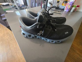 New. On Cloud X4. Shoes size 10