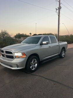 Ram 1500 Crew Cab Pickup Truck Silver