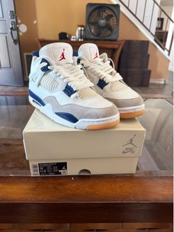 Nike sb Jordan 4 navy size 10