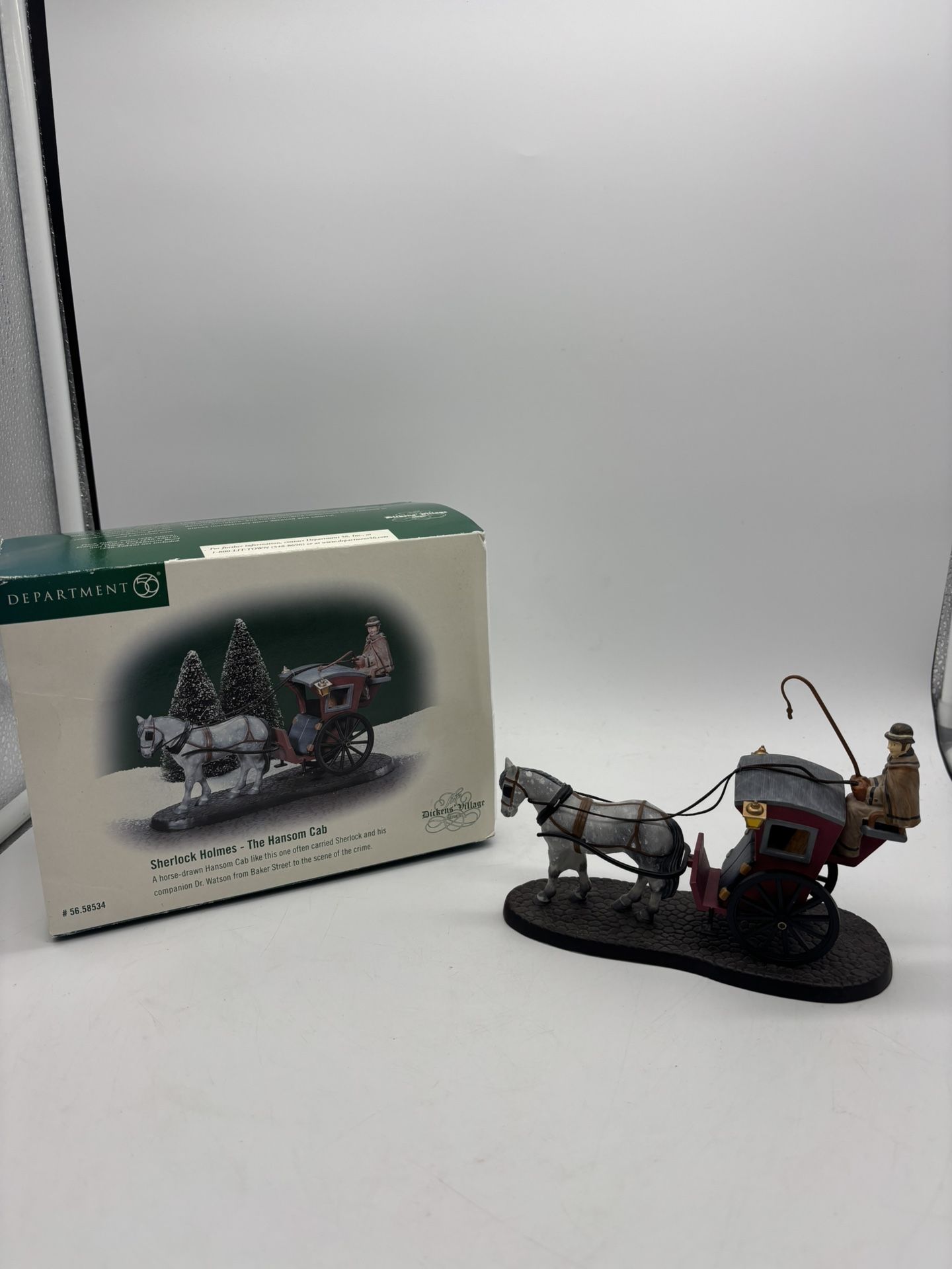 Dept. 56 Dickens Village Sherlock Holmes Hansom Cab 56.58534 Sherlock Figure