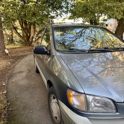 1999 Toyota Sienna