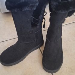 Women's Boots Sz 9