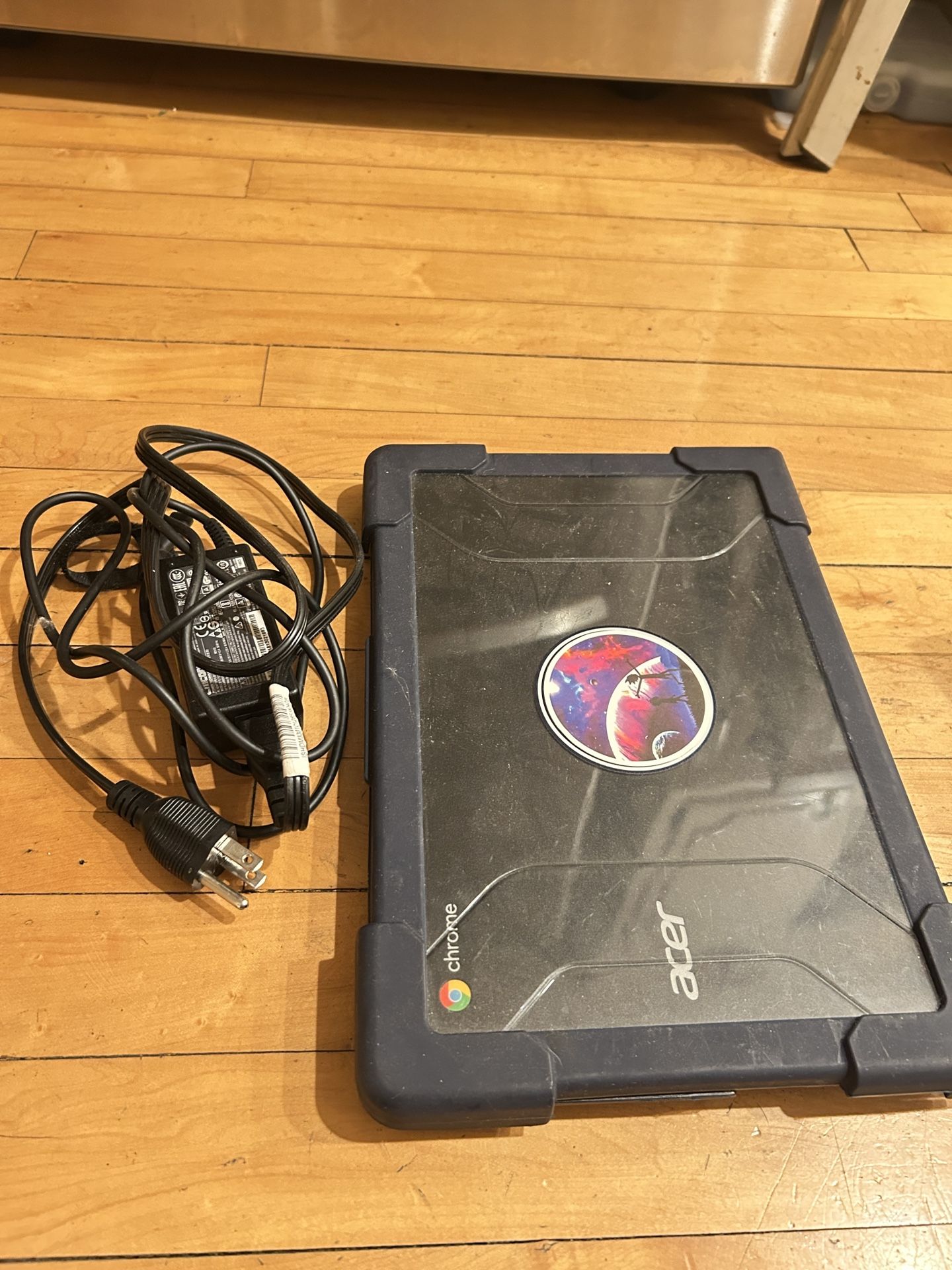 Acer Chromebook + Original Charger