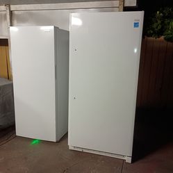 Upright freezer
