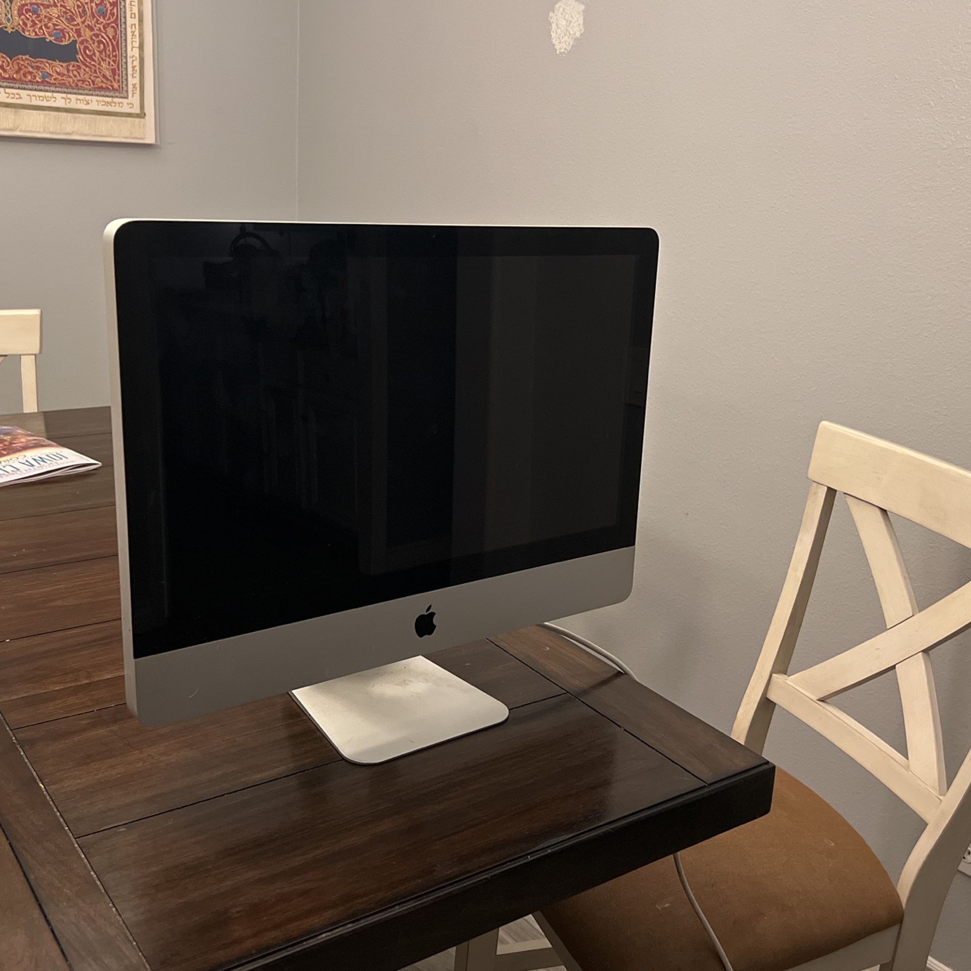 iMac used 2009 (doesn’t Come With Keyboard Or Mouse)
