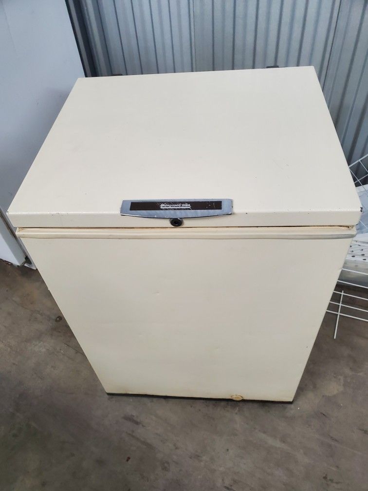 Montgomery Ward 5.4 Cu Ft Chest Freezer Manual Defrost