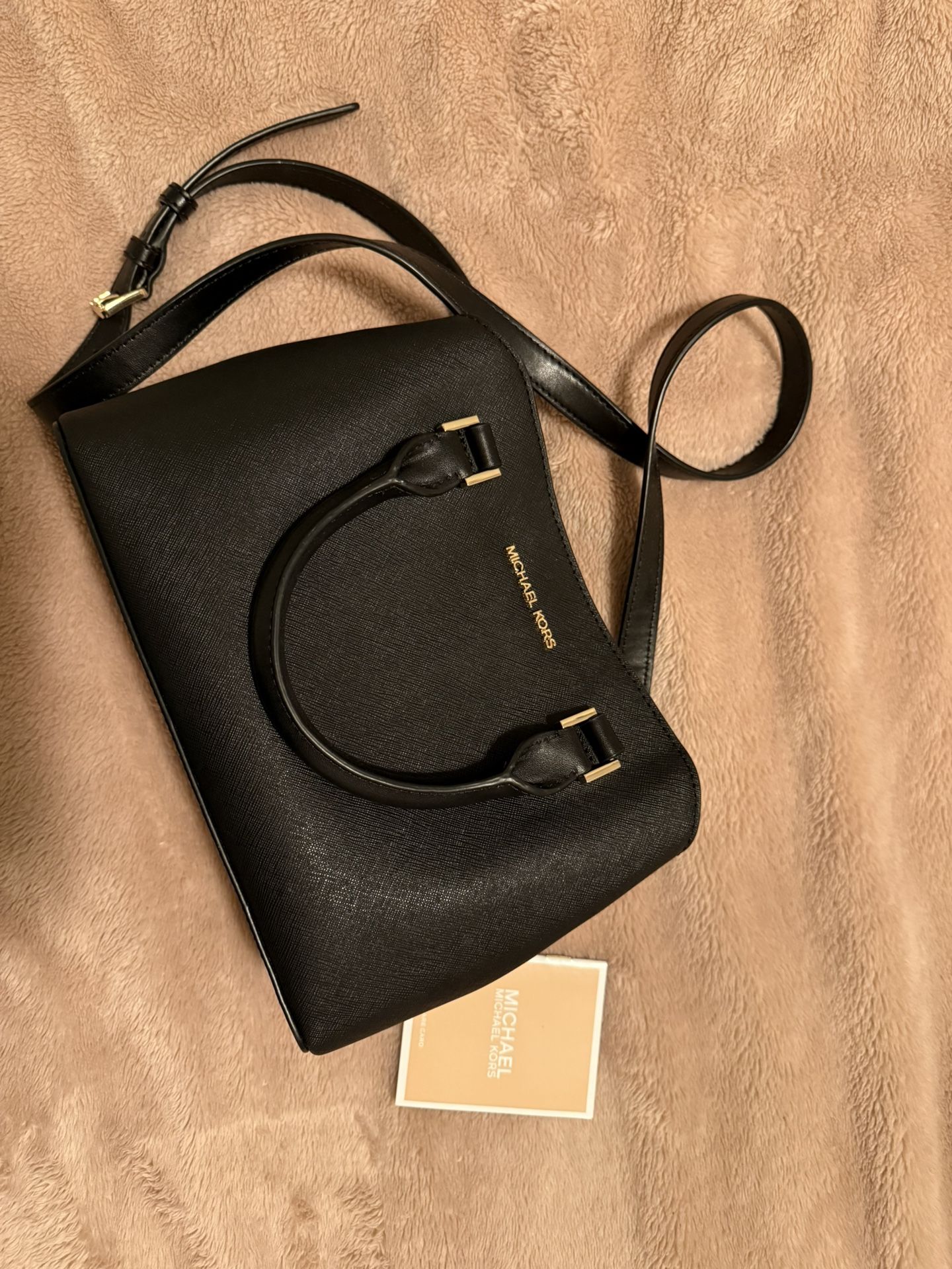Brand New Michael Kors Savannah Saffiano Leather Satchel – Black