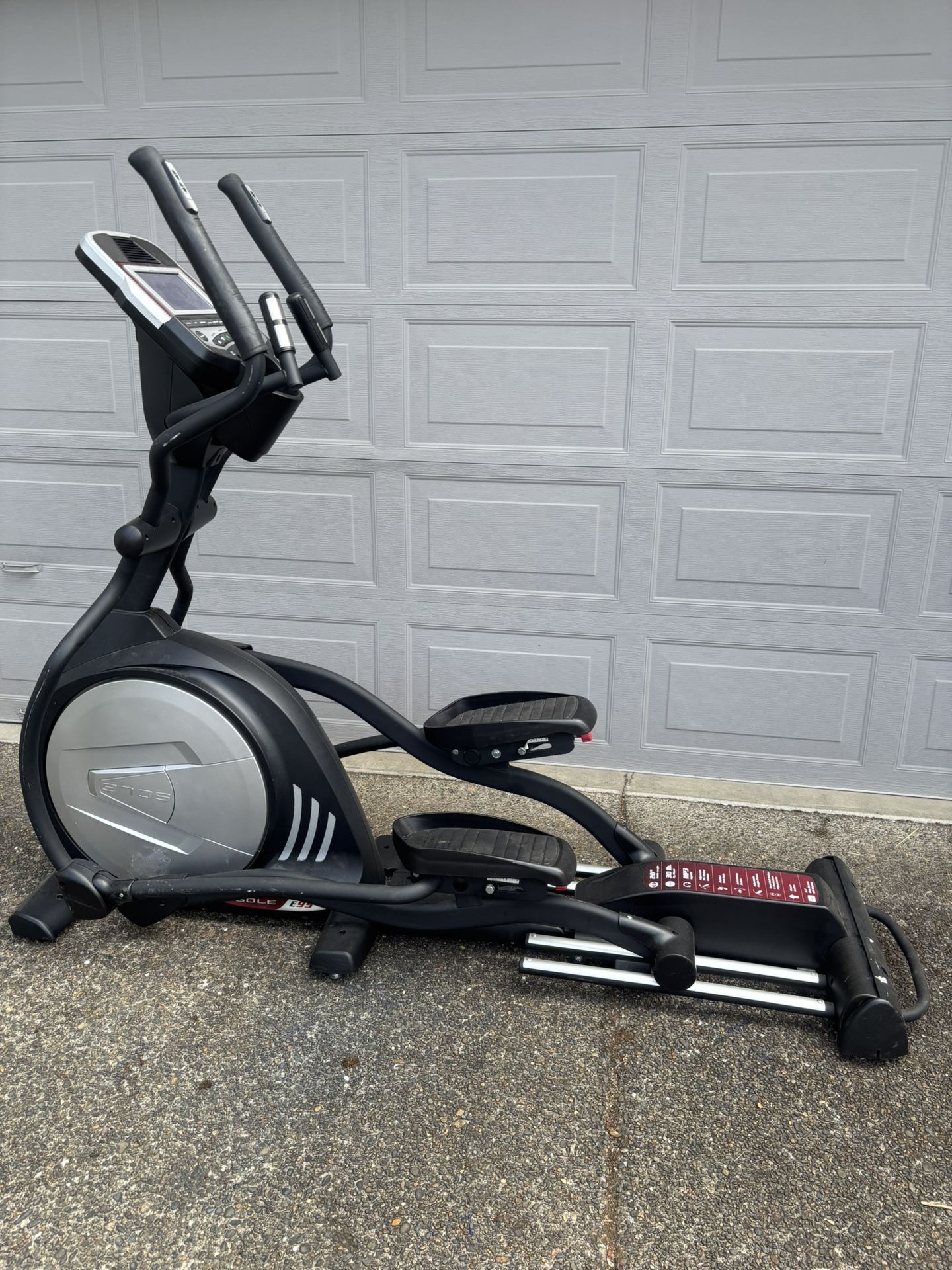 SOLE E95 Elliptical