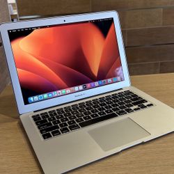 Apple MacBook Air 13” I5/4GB/256GB SSD $180