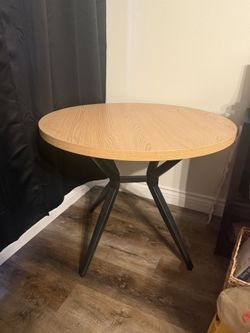 Breakfast Nook Round Table