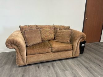 FREE COUCH