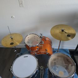 Yamaha Drum Set