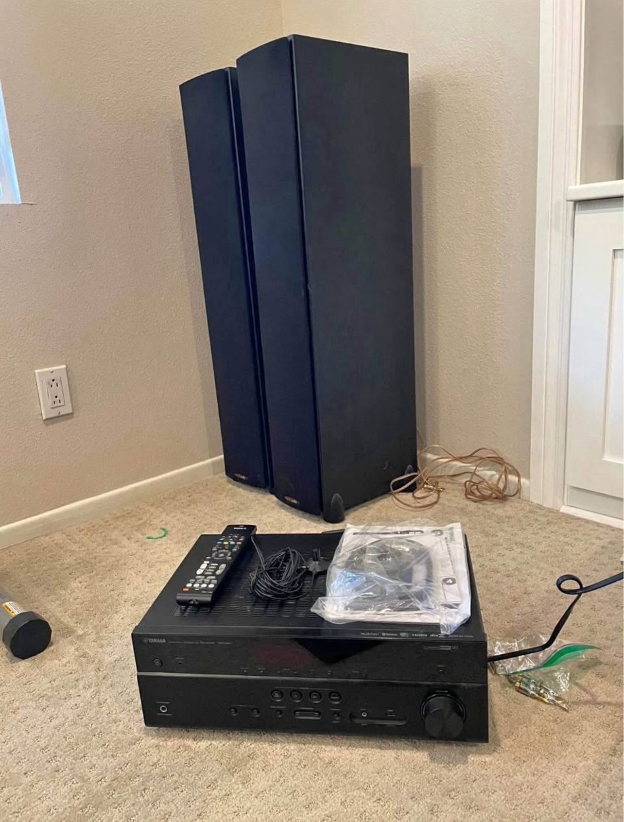 Home Theater System Yamaha/ Polk Audio 