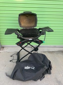 Weber Q 1200 W/ Stand and cover