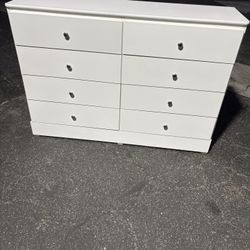 New White 8 Drawer Chest Dresser🌟
