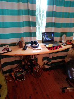 Surfboard desk