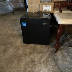 Mini Refrigerator 