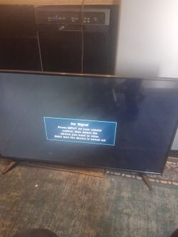 Insignia TV 43 in. LED  With Remote