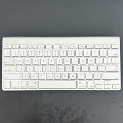 Apple Wireless Keyboard & Mouse
