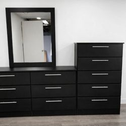 Dresser with Mirror and Chest / Cómoda con Espejo y Gavetero 