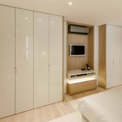 Custom Kitchen Cabinets 