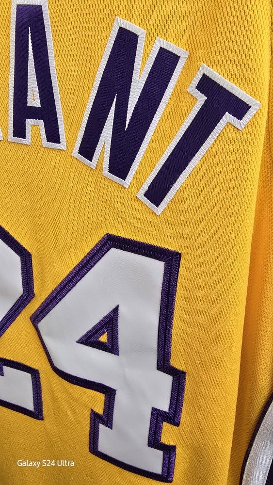 Authentic KOBE bryant Jersey Sz 44
