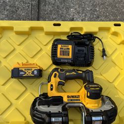 Dewalt 20 Volt Atomic Bandsaw With 5.0 Battery And Fast Charger 