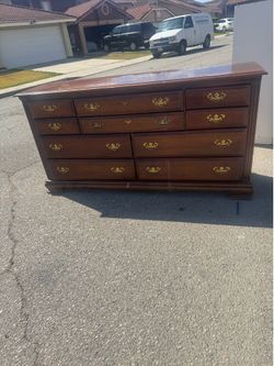 Dresser