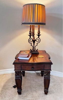 Accent table
