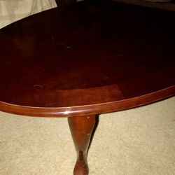 Coffee Table/2 matching End Tablles 