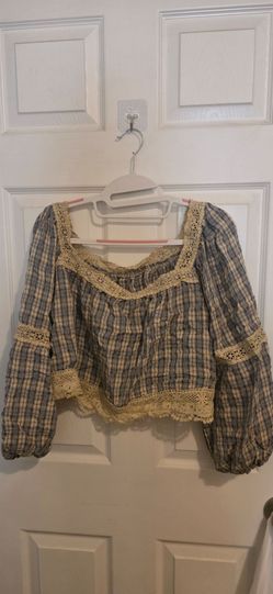 Women's top size:m