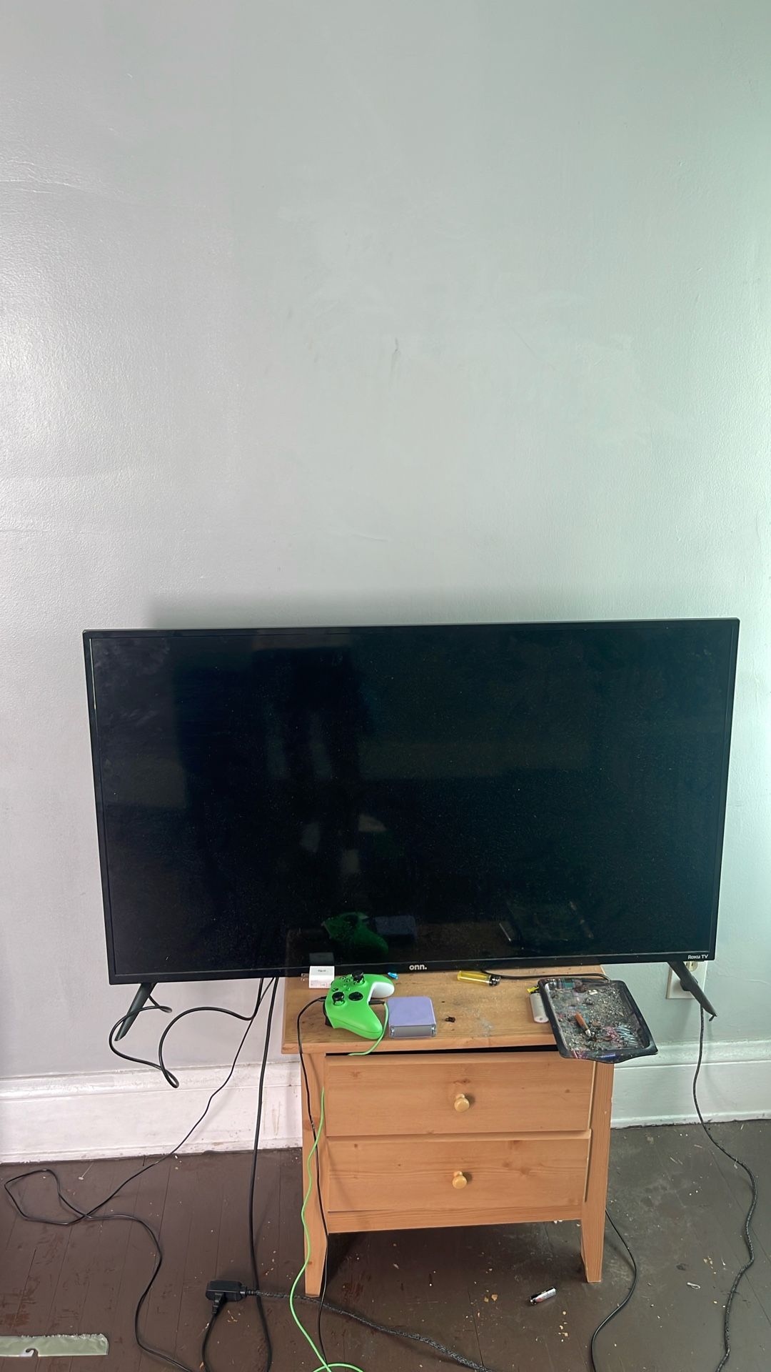 45 Inch Flat Screen Tv (onn.)