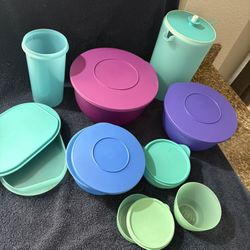 Tupperware Set
