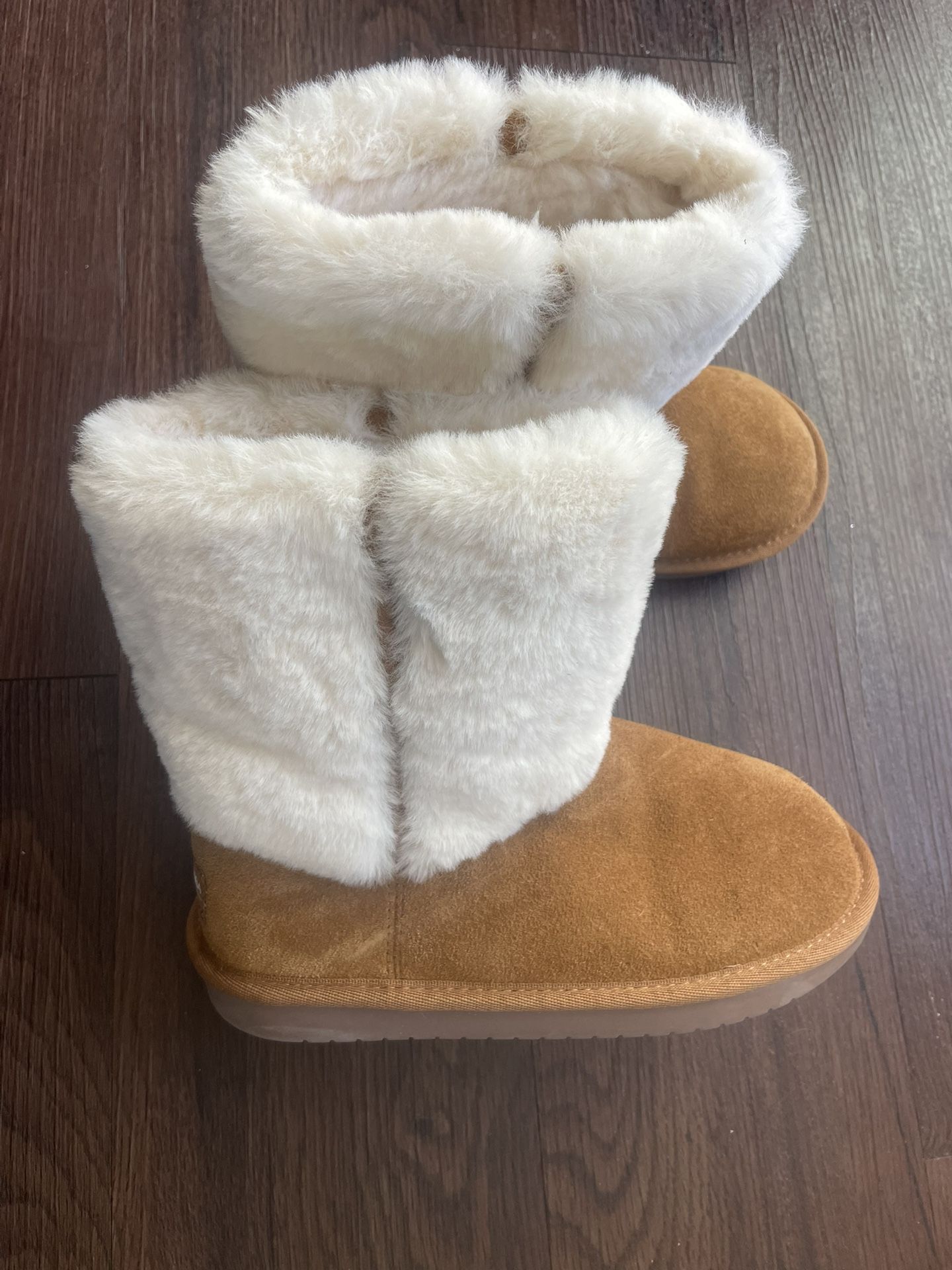 New Kids Boots UGG, Size 2
