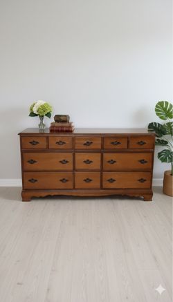 Vintage/Mid-Century Style Dresser