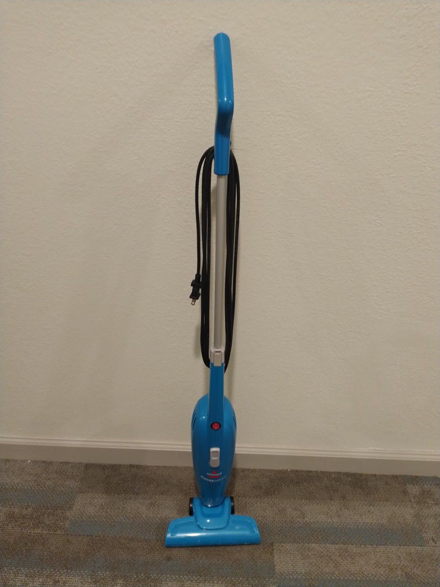 Bissell Featherweight 2033 Vacuum Cleaner