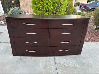 8 Drawer Wood Dresser Chest of Drawers Furniture Good Condition