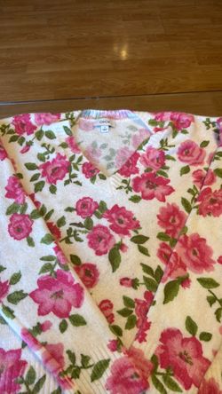 Cece- Women's Island Bloom Printed V-Neck Sweater