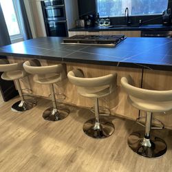 4 Beautiful BAR STOOLS 