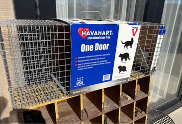 NEW- Havahart Large-Live Animal Cage Trap