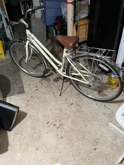 SCHWINN WOMEN'S GATEWAY 700C/28" BIKE - CREAM