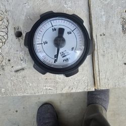 Gasoline Gage, Cap 